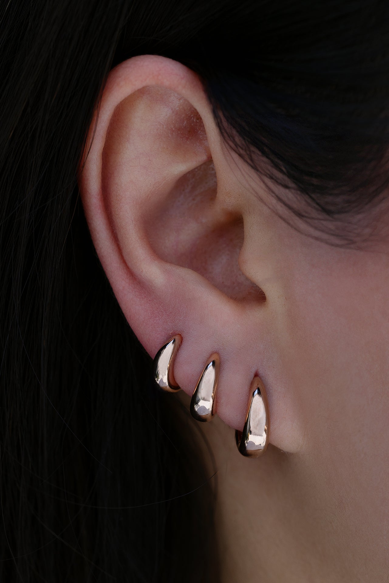 6.5MM TAPERED ROSE GOLD HOOP
