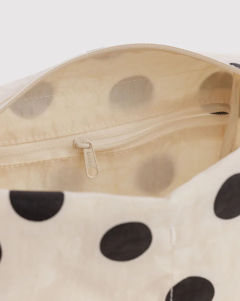 Dopp Kitt in Cream and Black Polka Dot