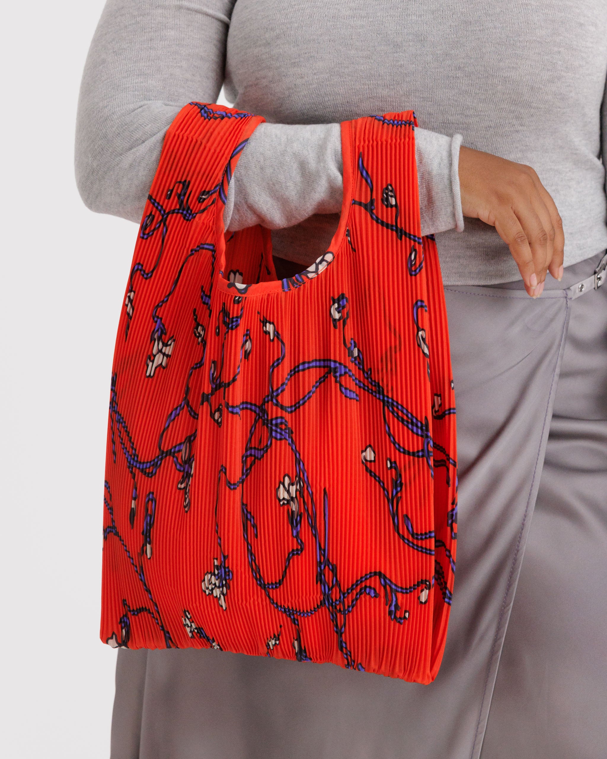 Pleated Baggu in Red Snapdragon