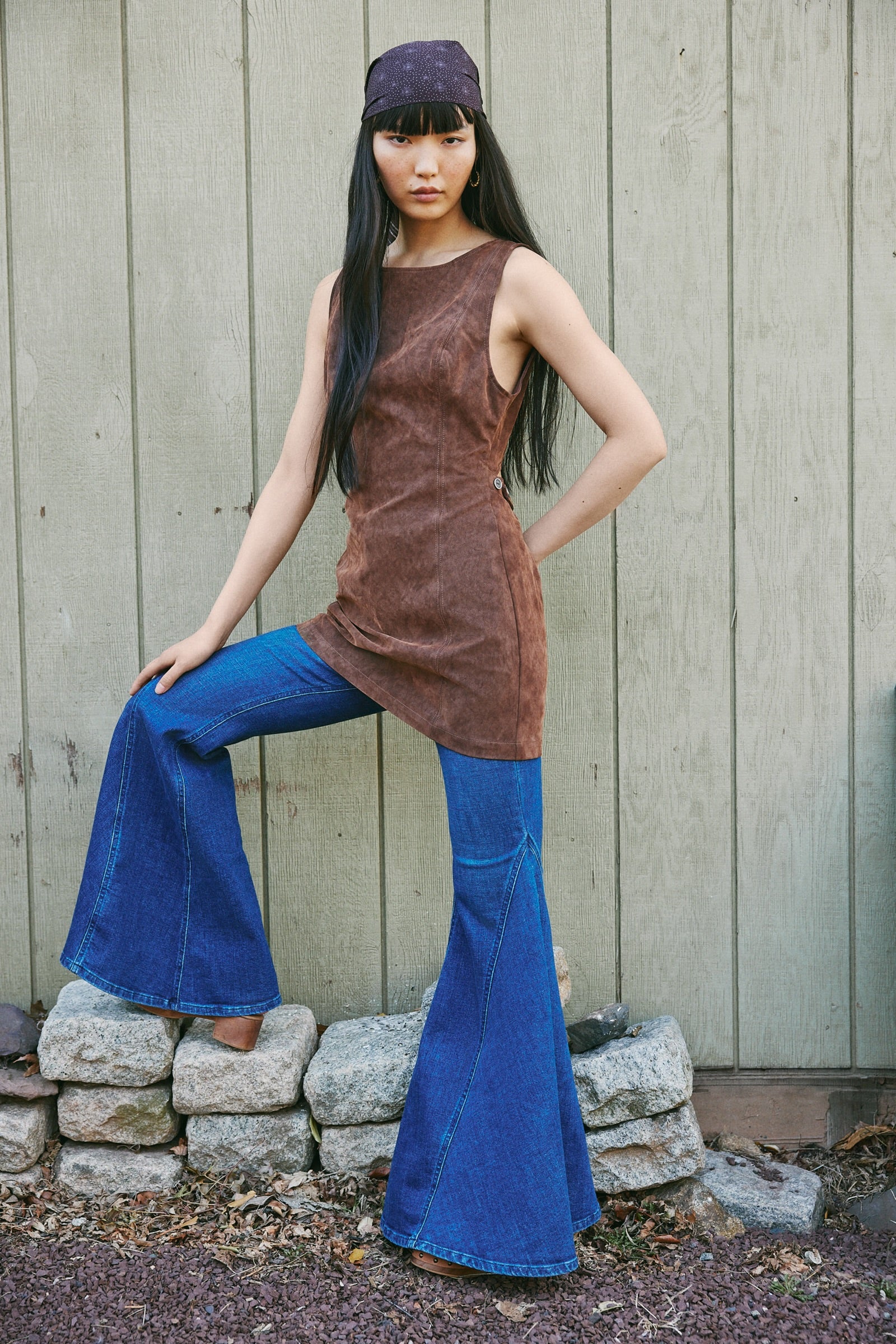 Atlas Suede Mini in Chicory Coffee