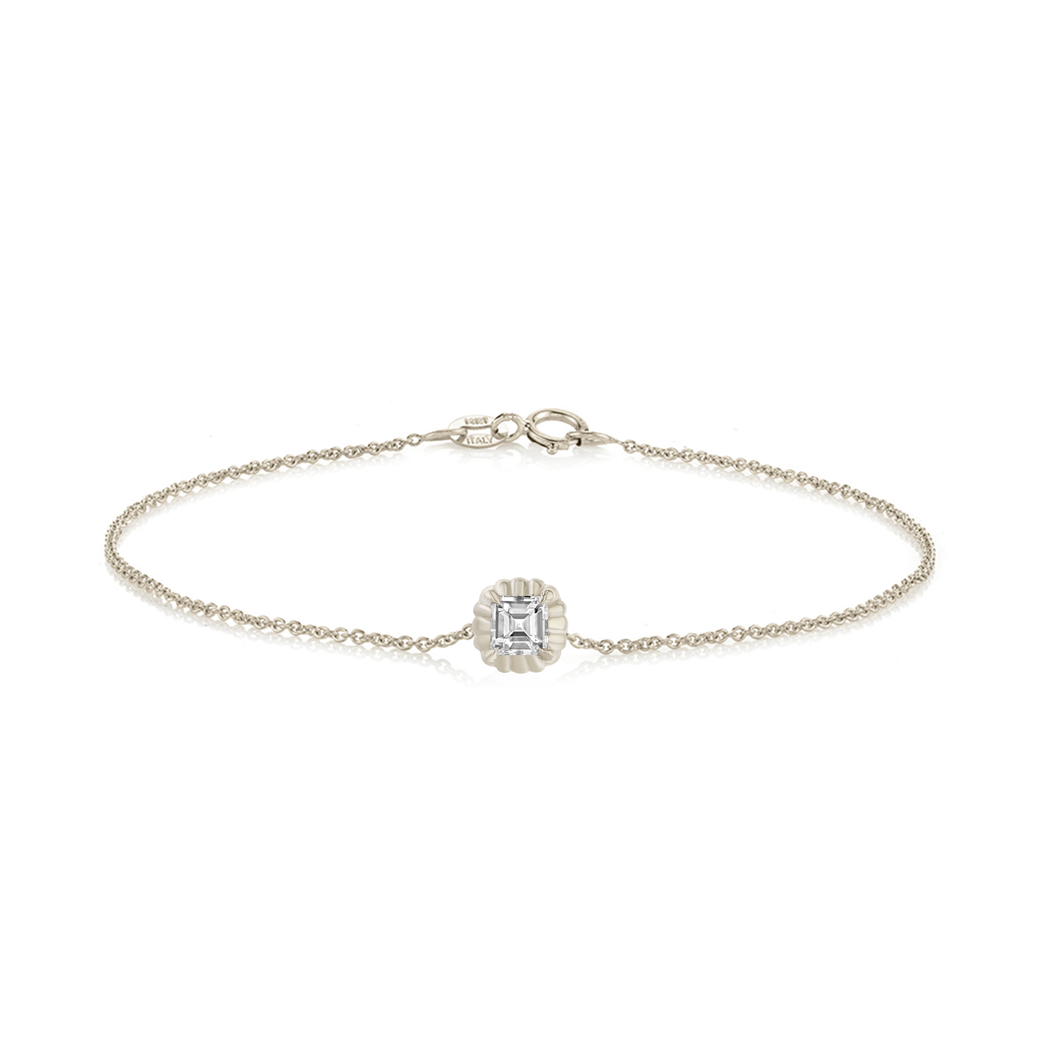 Fluted Button Bracelet With Carre Diamond