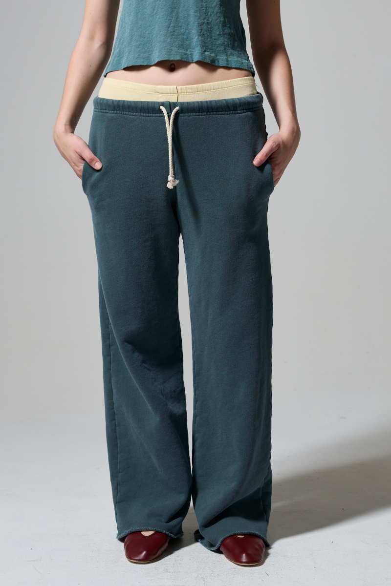Phoebe Everything Pant in Hunter
