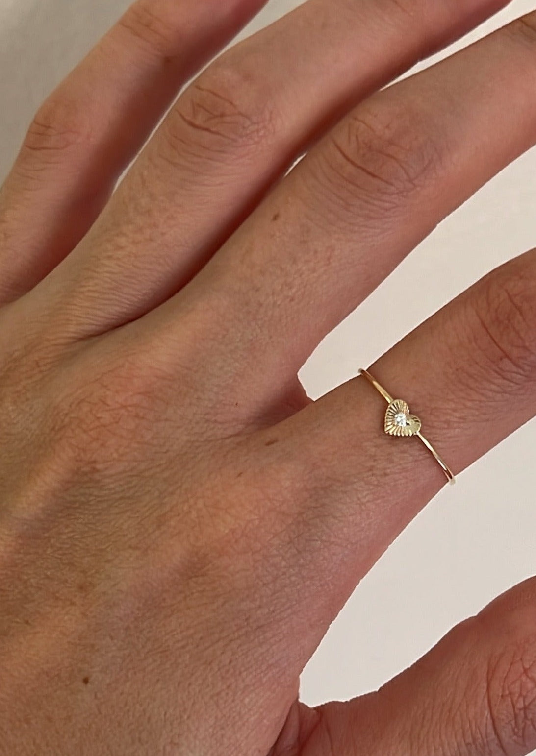 White Diamond Ribbed Heart Ring