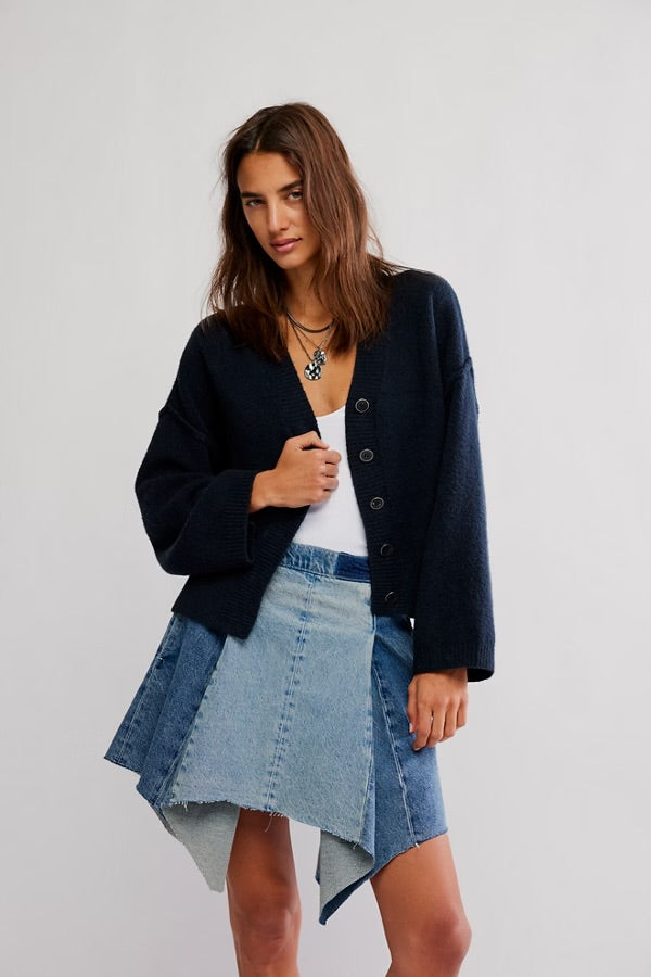 Cool Of The Night Cardi in Black