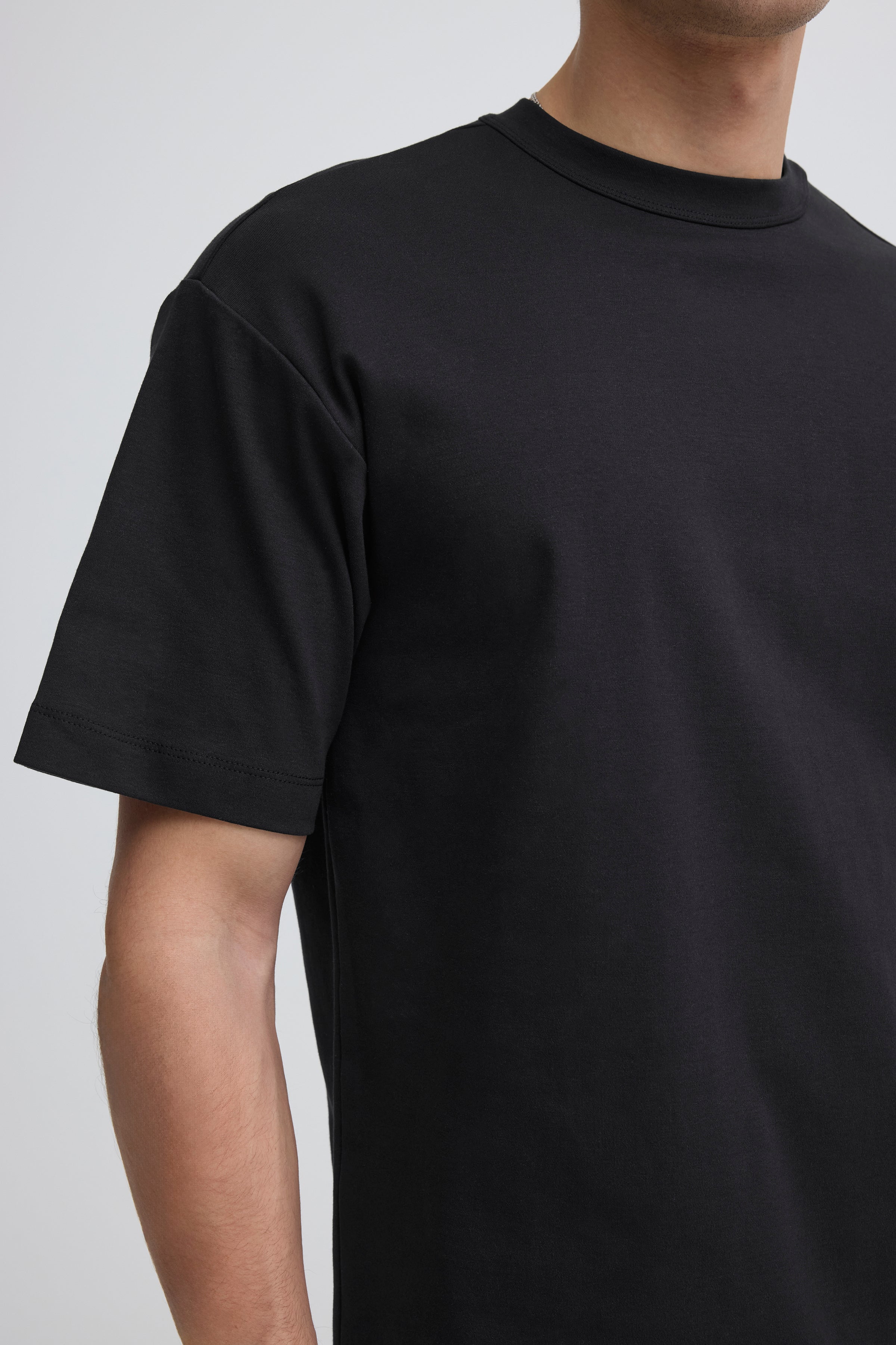 Ekberg Relaxed Tee in Black
