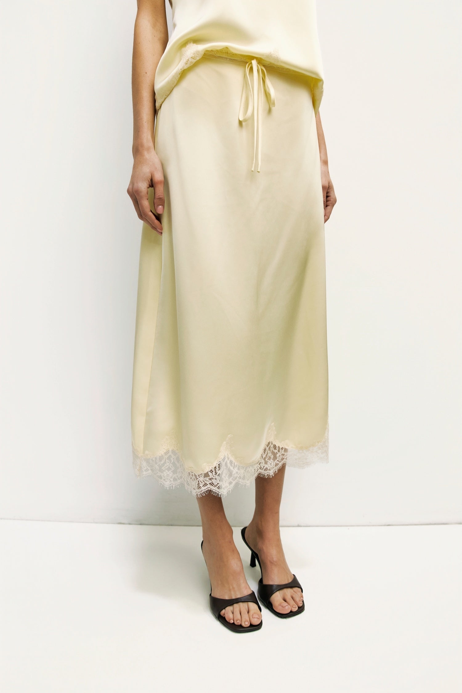 Iona Midi Skirt in Buttercream