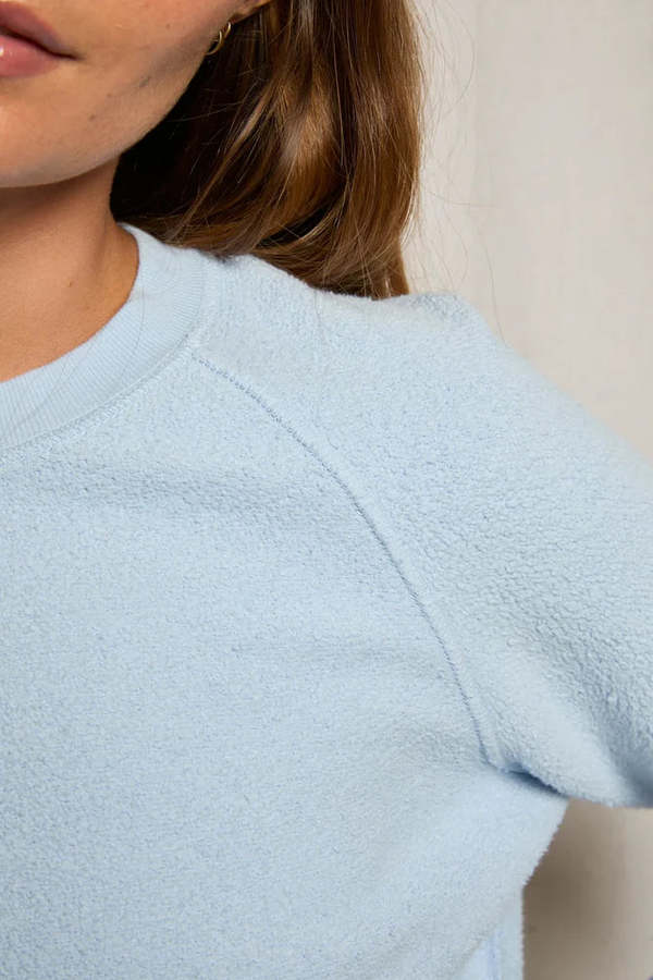 Ziggy Reverse Fleece Crewneck Sweatshirt in Powder Blue
