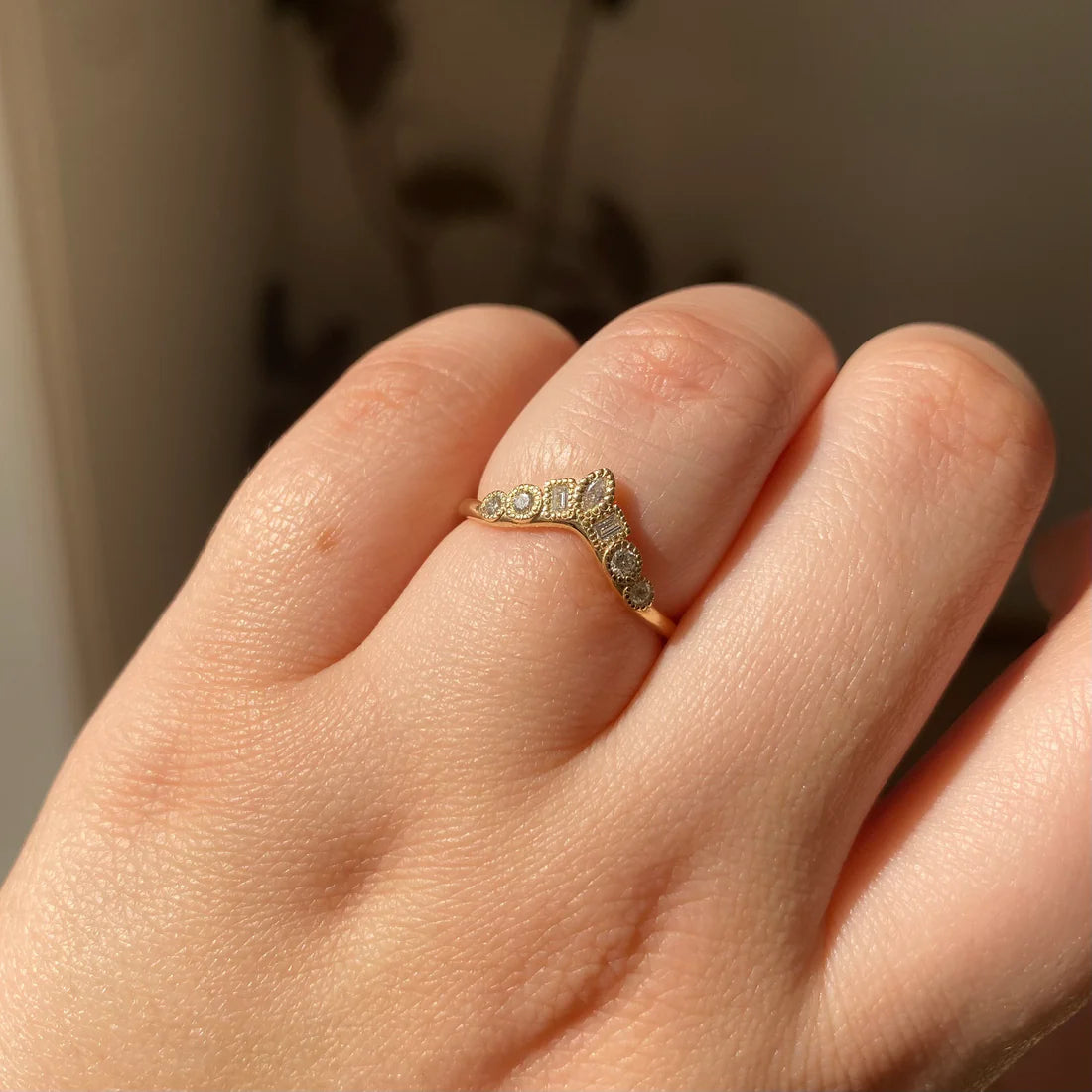 Diamond Intermezzo Arch Band