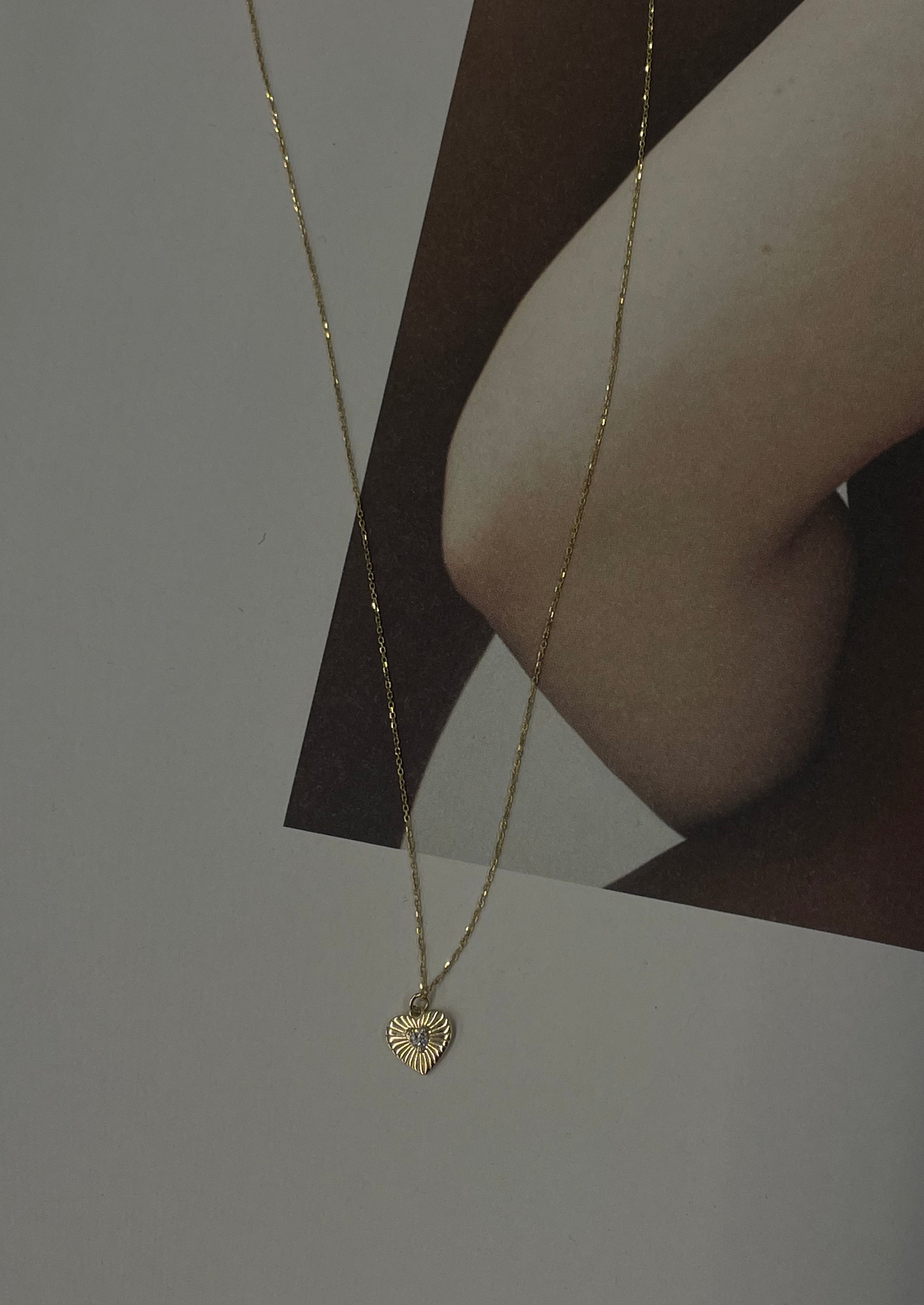 White Diamond Ribbed Heart Necklace