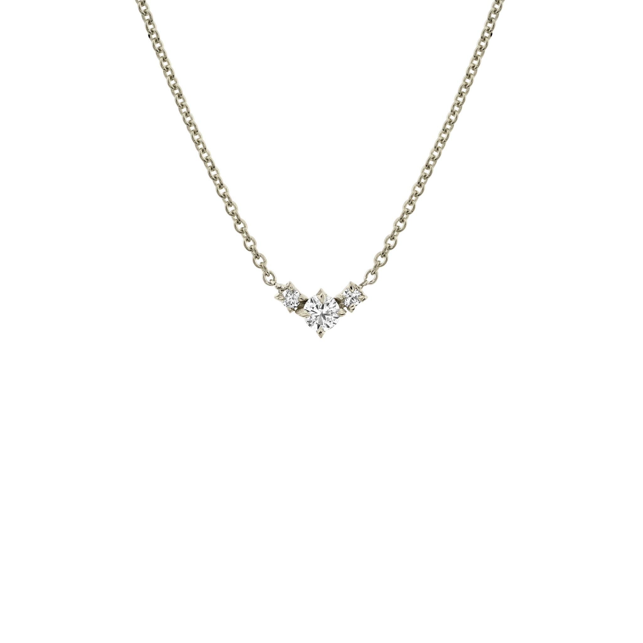 Eclat Triple Diamond v Necklace