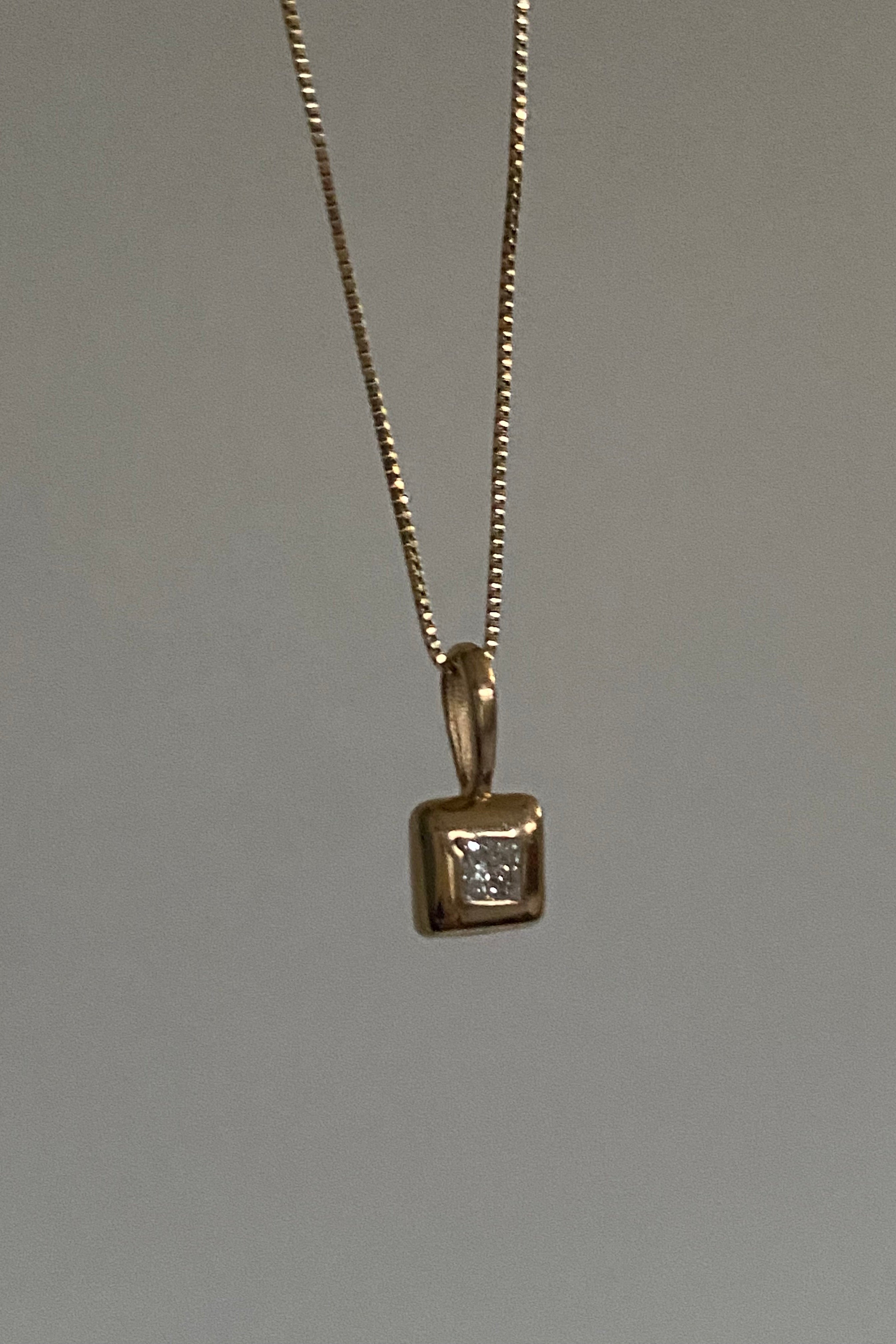 Token Diamond Puff Charm