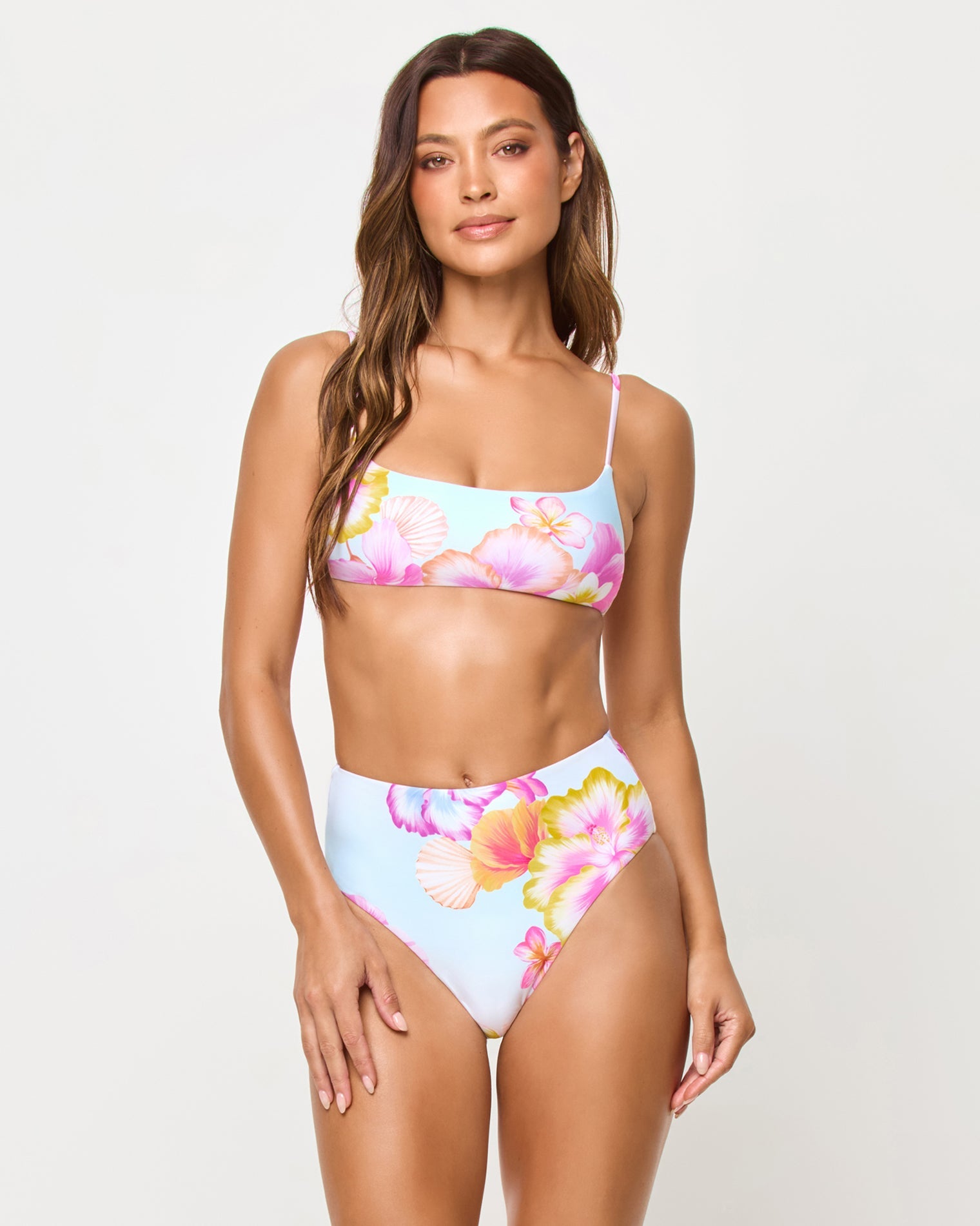 Hibiscus and Plumeria Oh My | Badge:New Arrival_#B2AC88_#ffffff'
LSPACE Presley bikini top in Hibiscus And Plumeria Oh My print, front view on model.