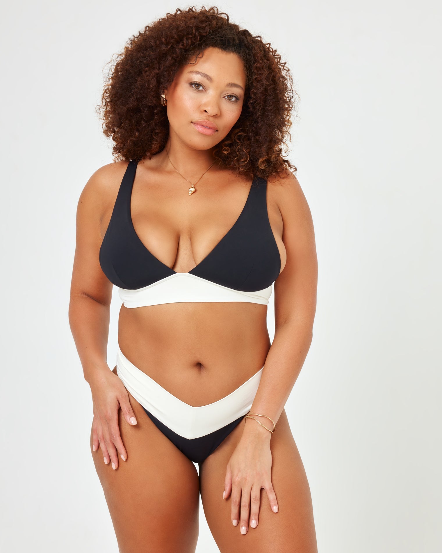 Black-Cream | Model: Amber (size: XL)