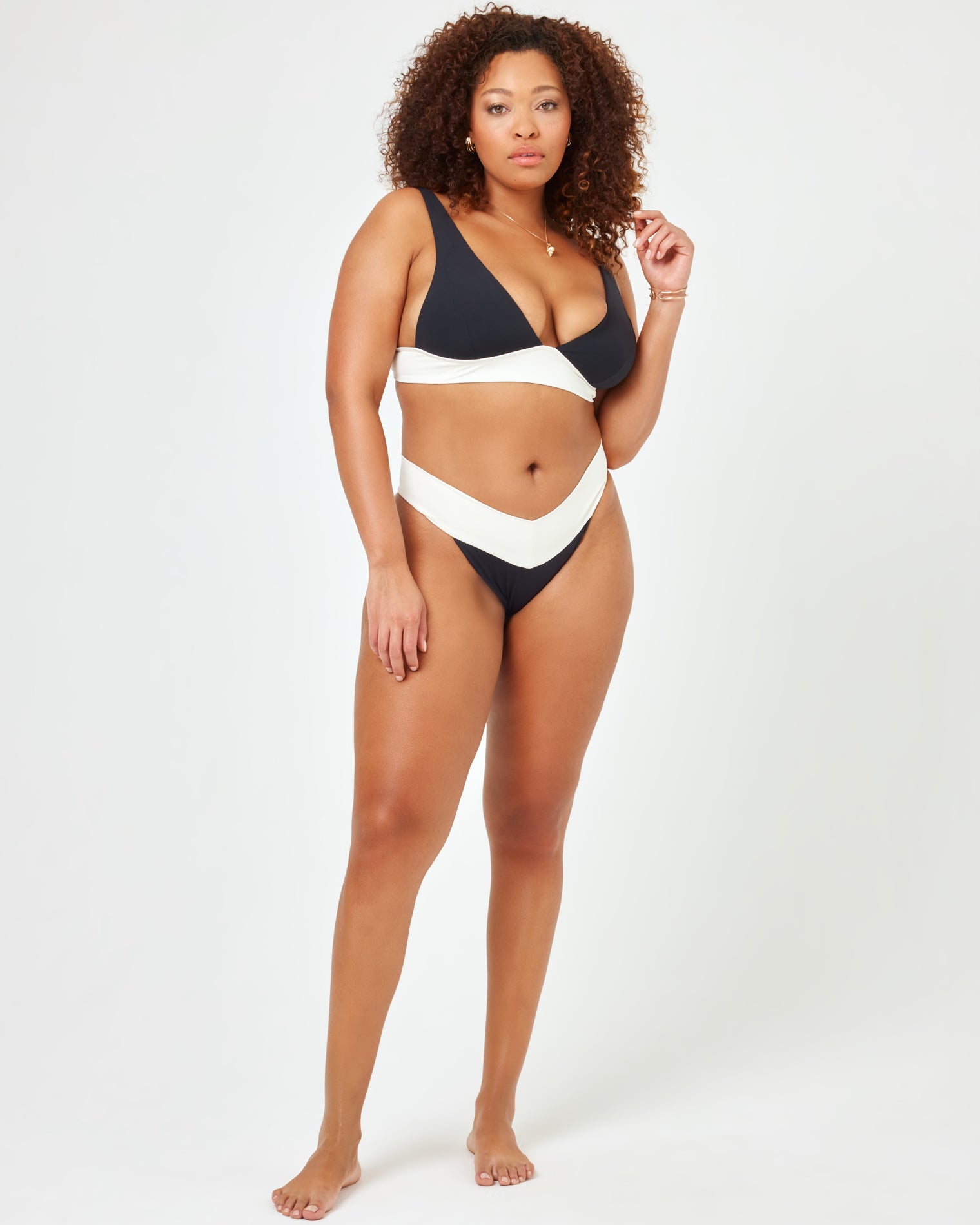Black-Cream | Model: Amber (size: XL)