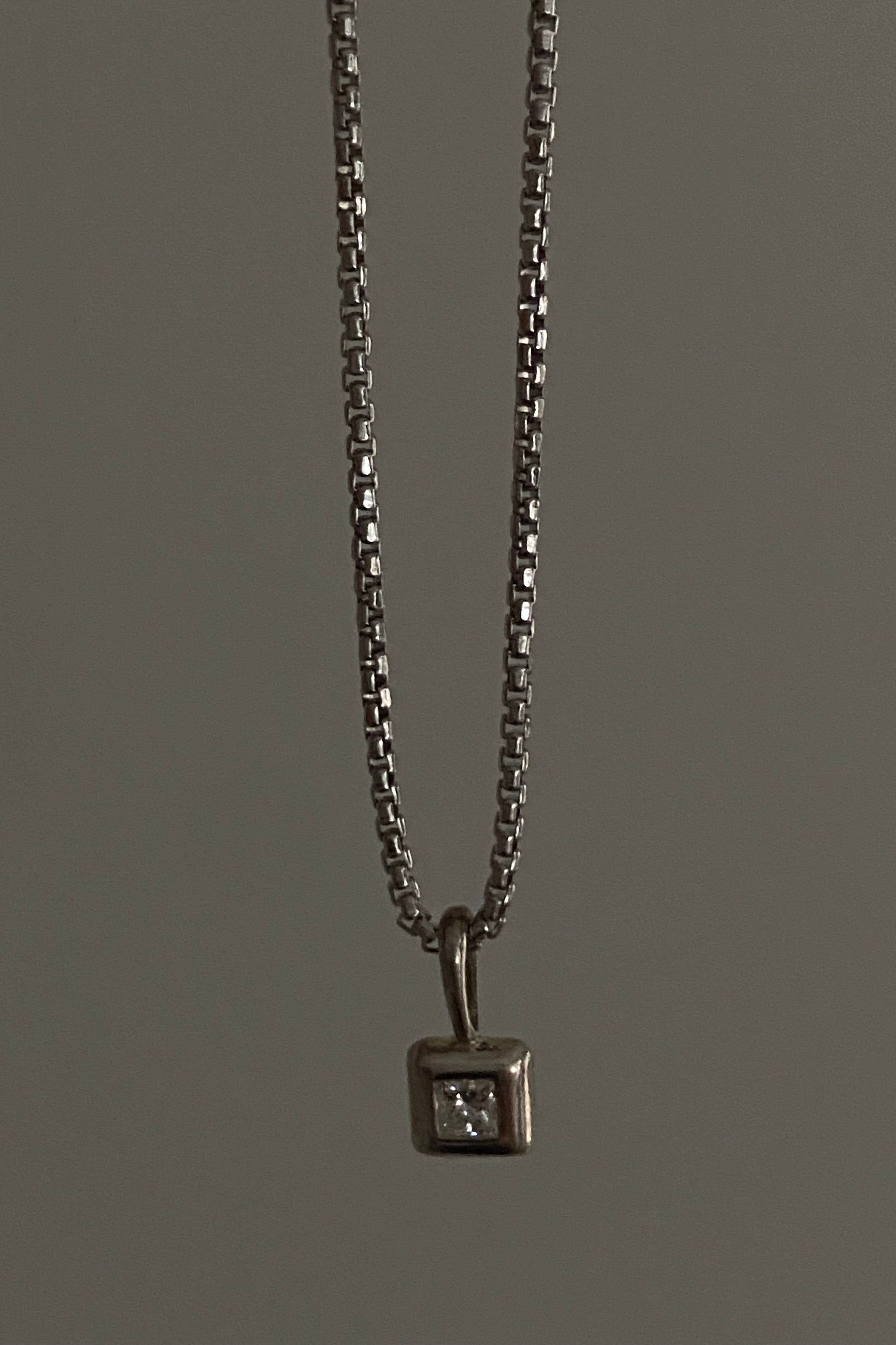 Token Diamond Puff Necklace