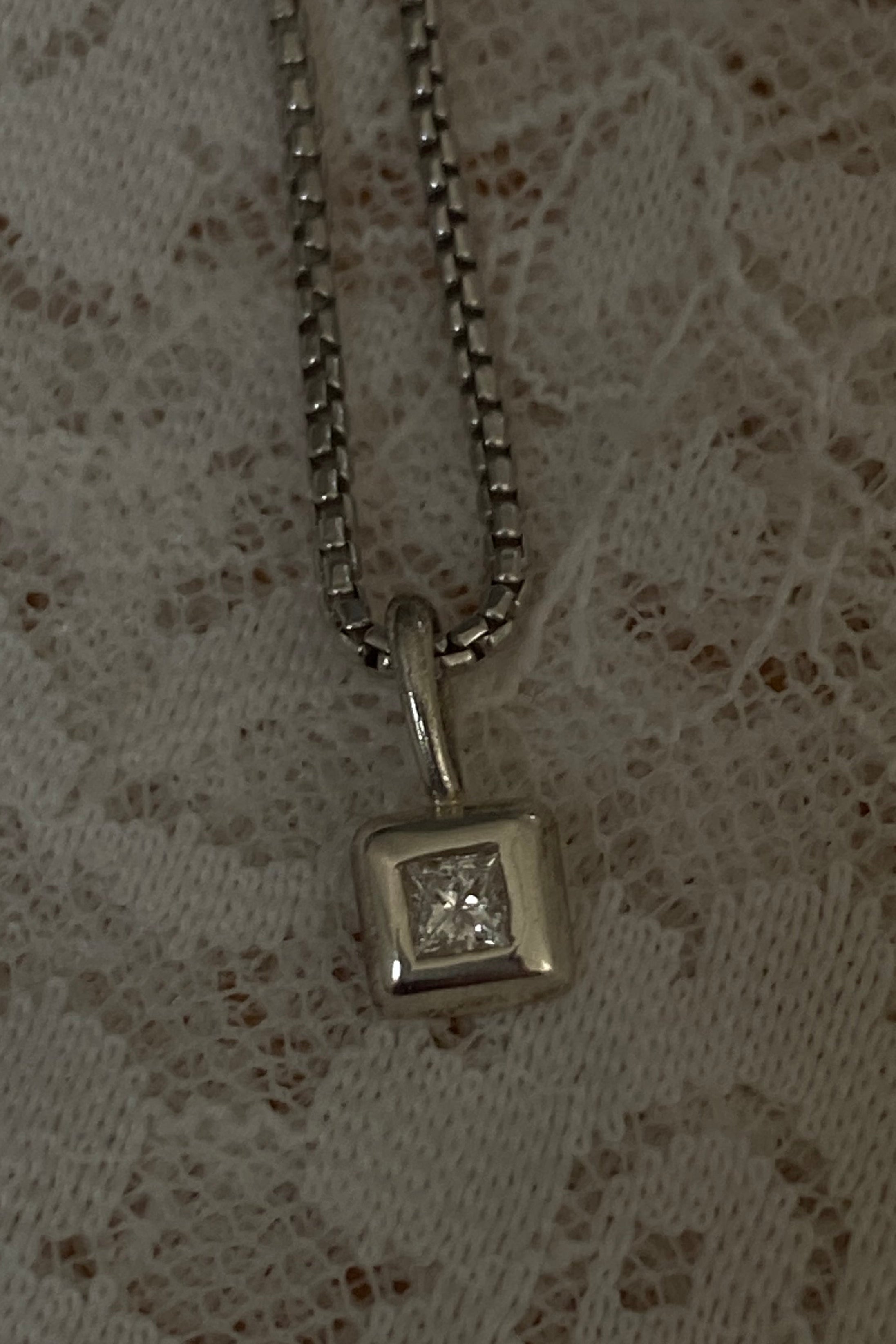 Token Diamond Puff Necklace