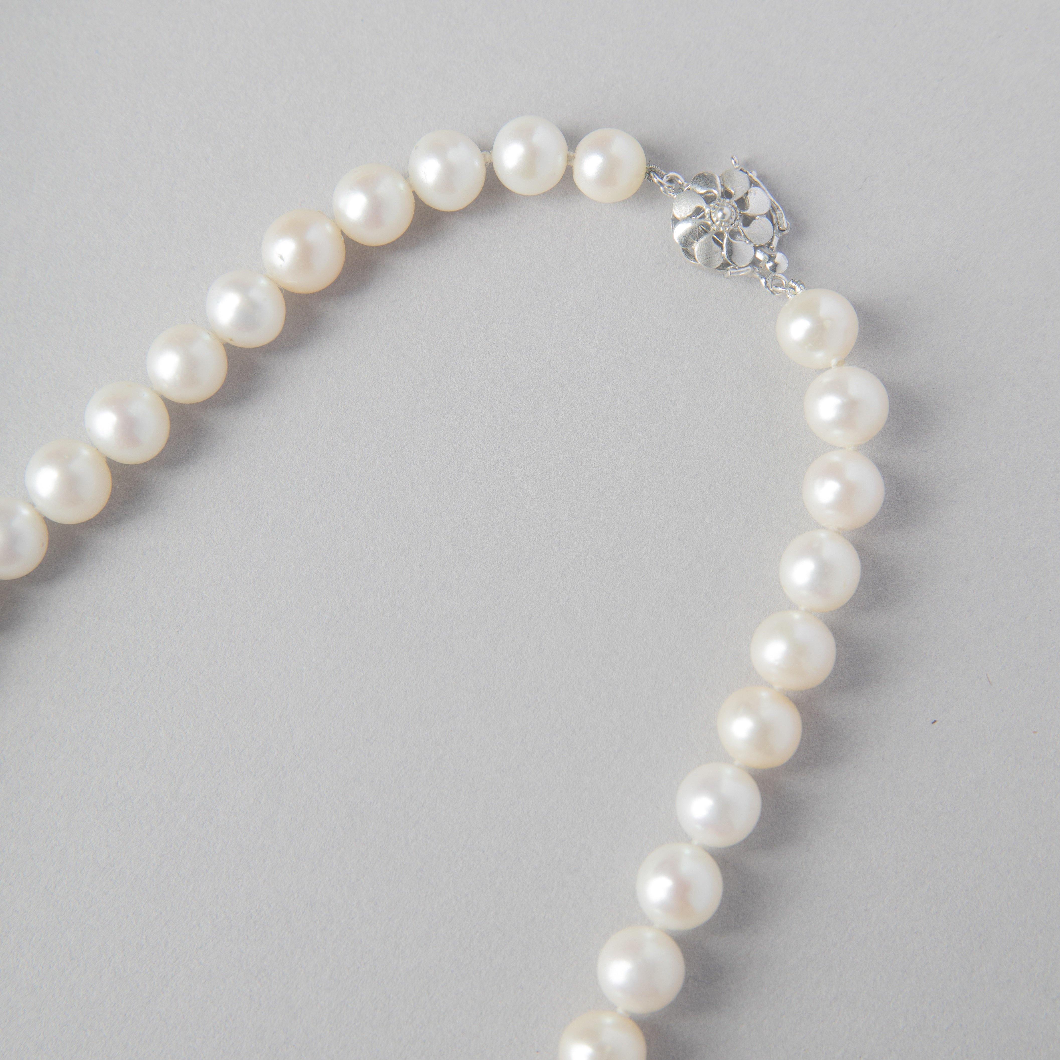 CULTURED FRESH WATER PEARL NECKLACE