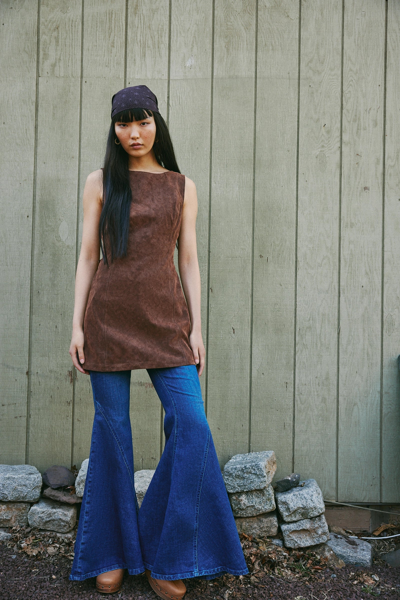 Atlas Suede Mini in Chicory Coffee