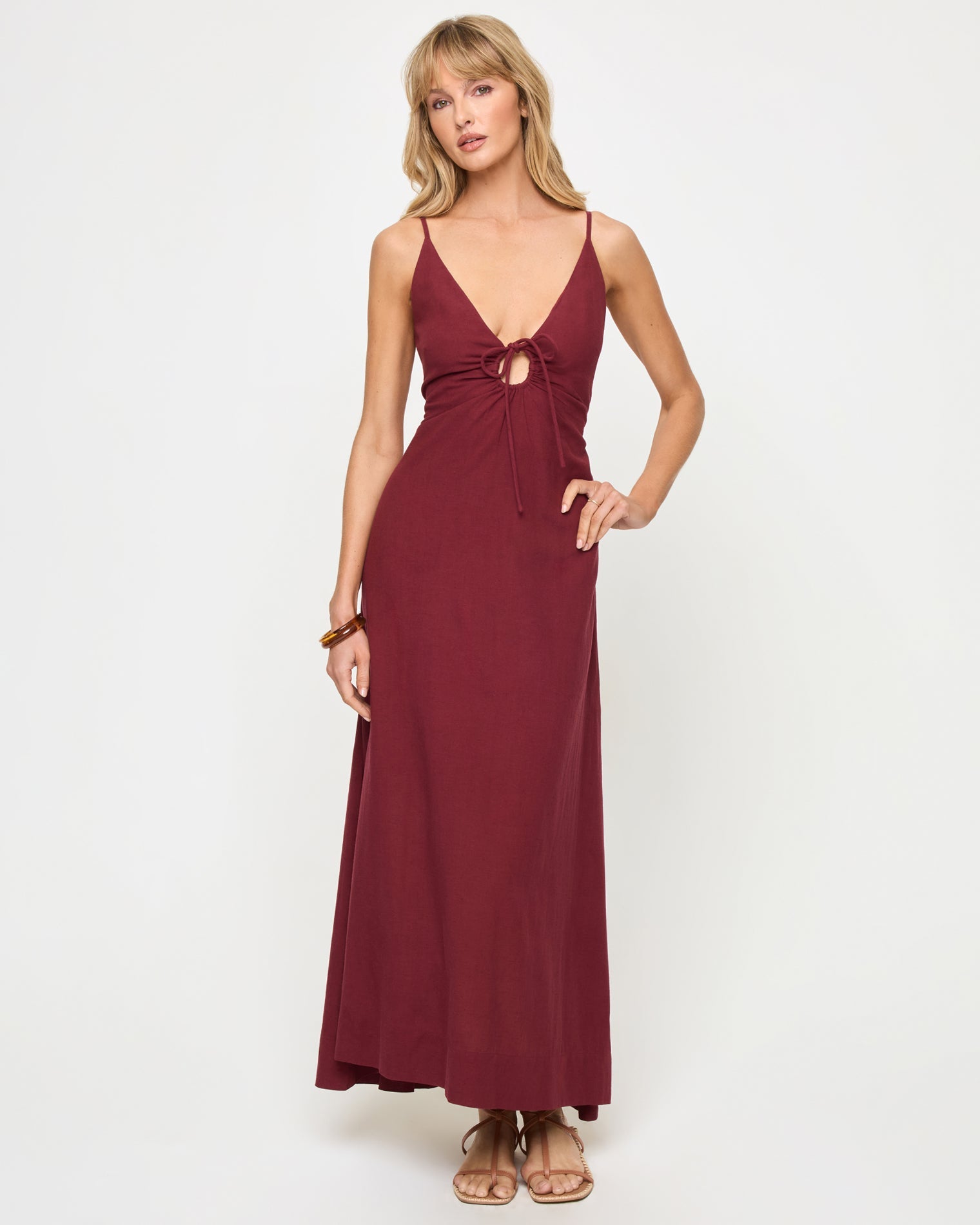 Sangria | Badge:New Arrival_#B2AC88_#ffffff' Red maxi dress with tie front