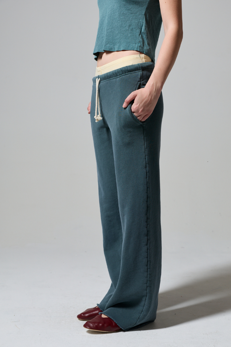 Phoebe Everything Pant in Hunter
