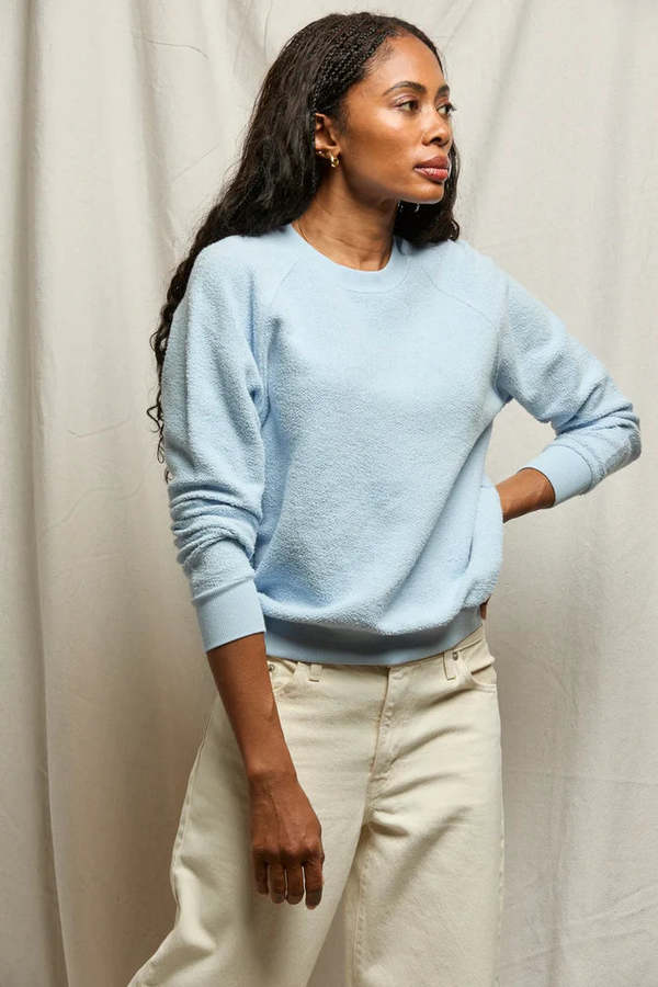 Ziggy Reverse Fleece Crewneck Sweatshirt in Powder Blue