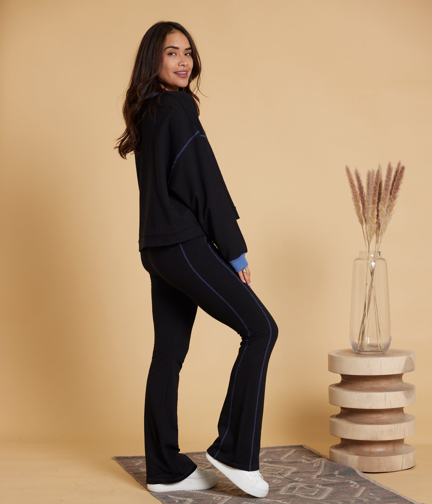 Ada Pullover in Black