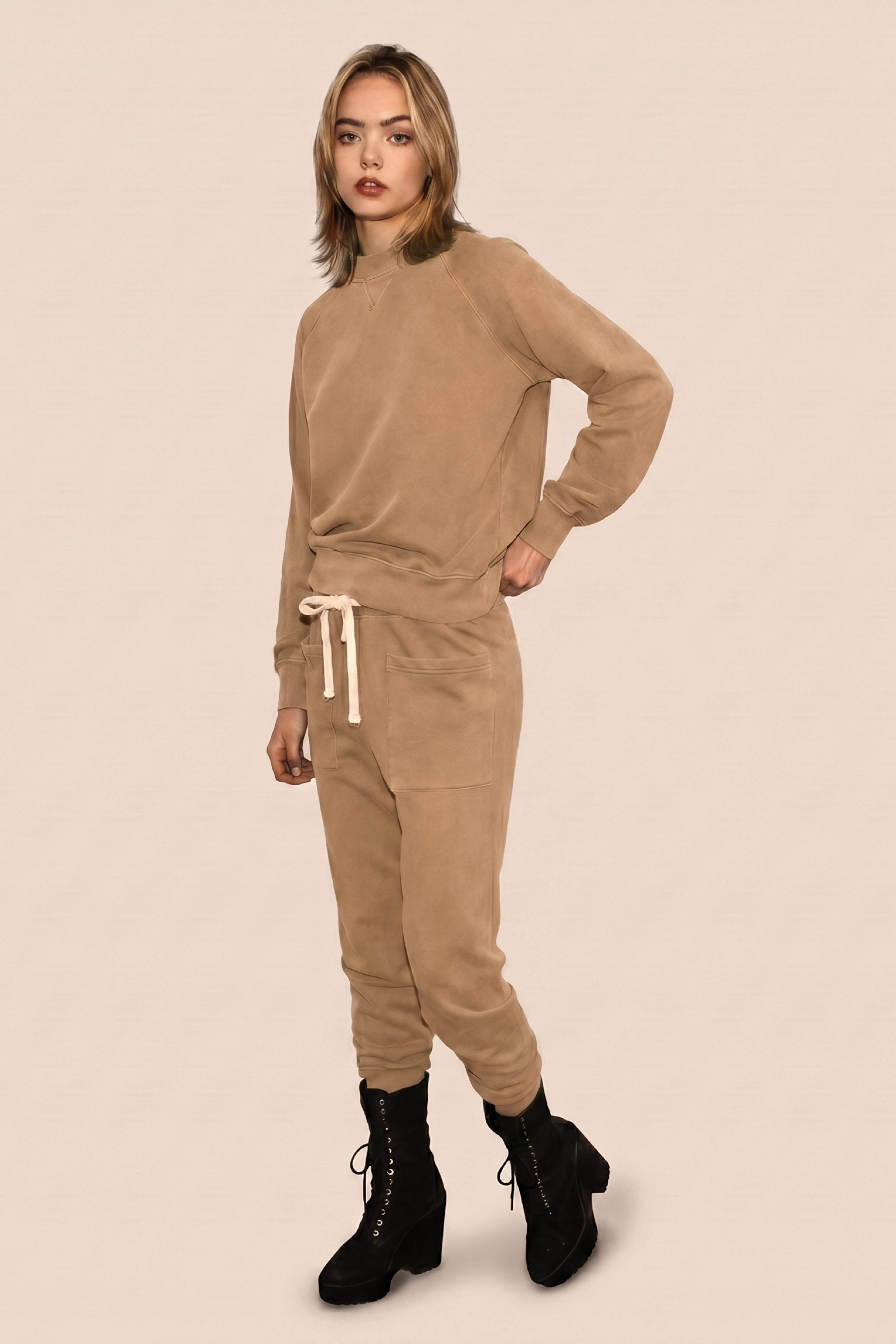 The Birdie Pullover - Camel