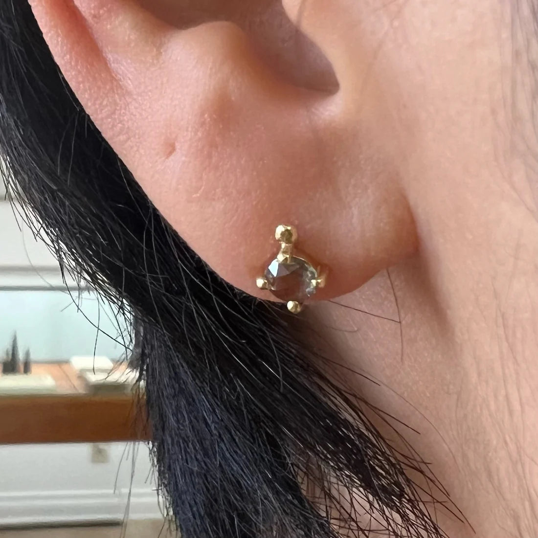 Green Sapphire Aria Stud (Single)