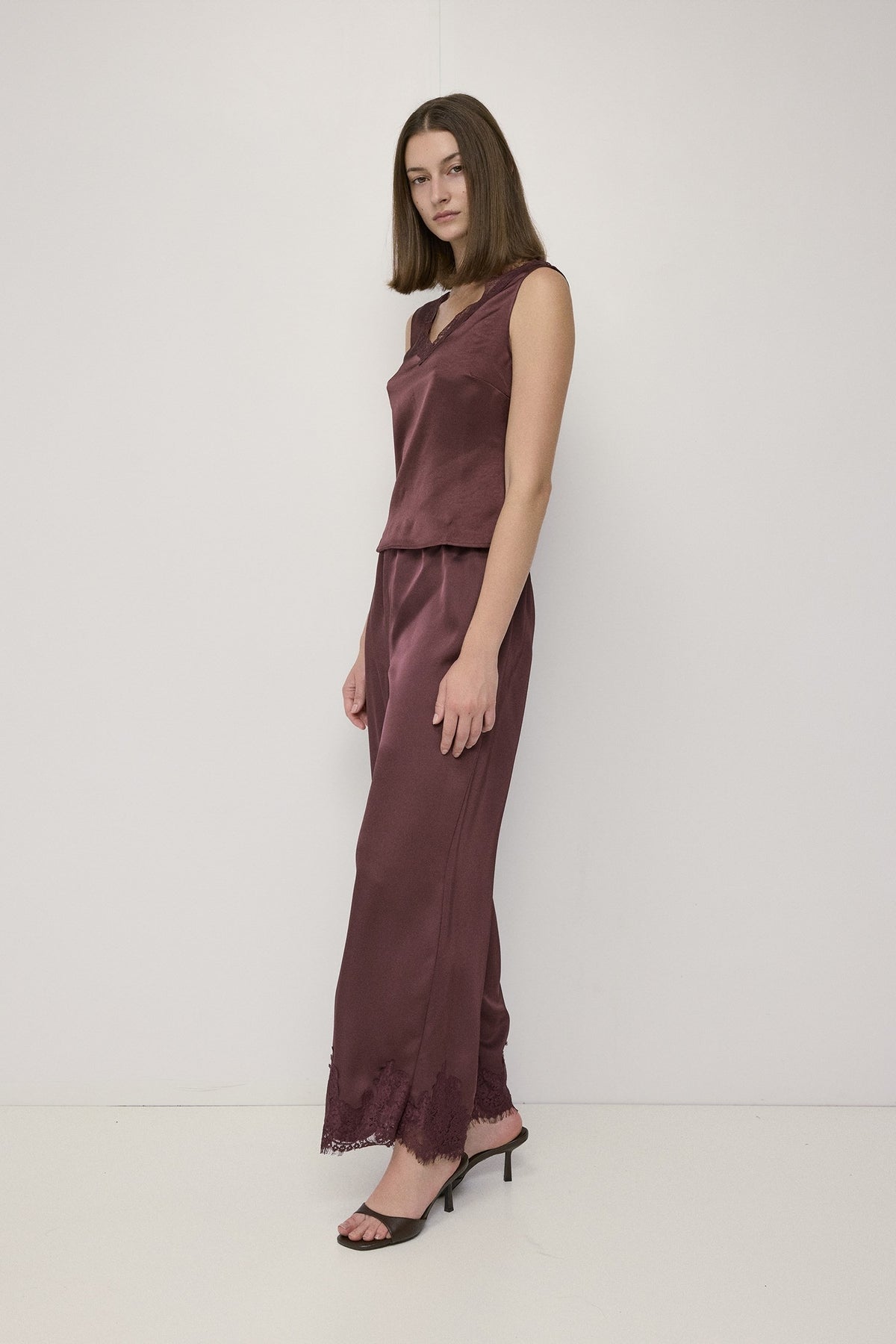 Annie Pants in Plum