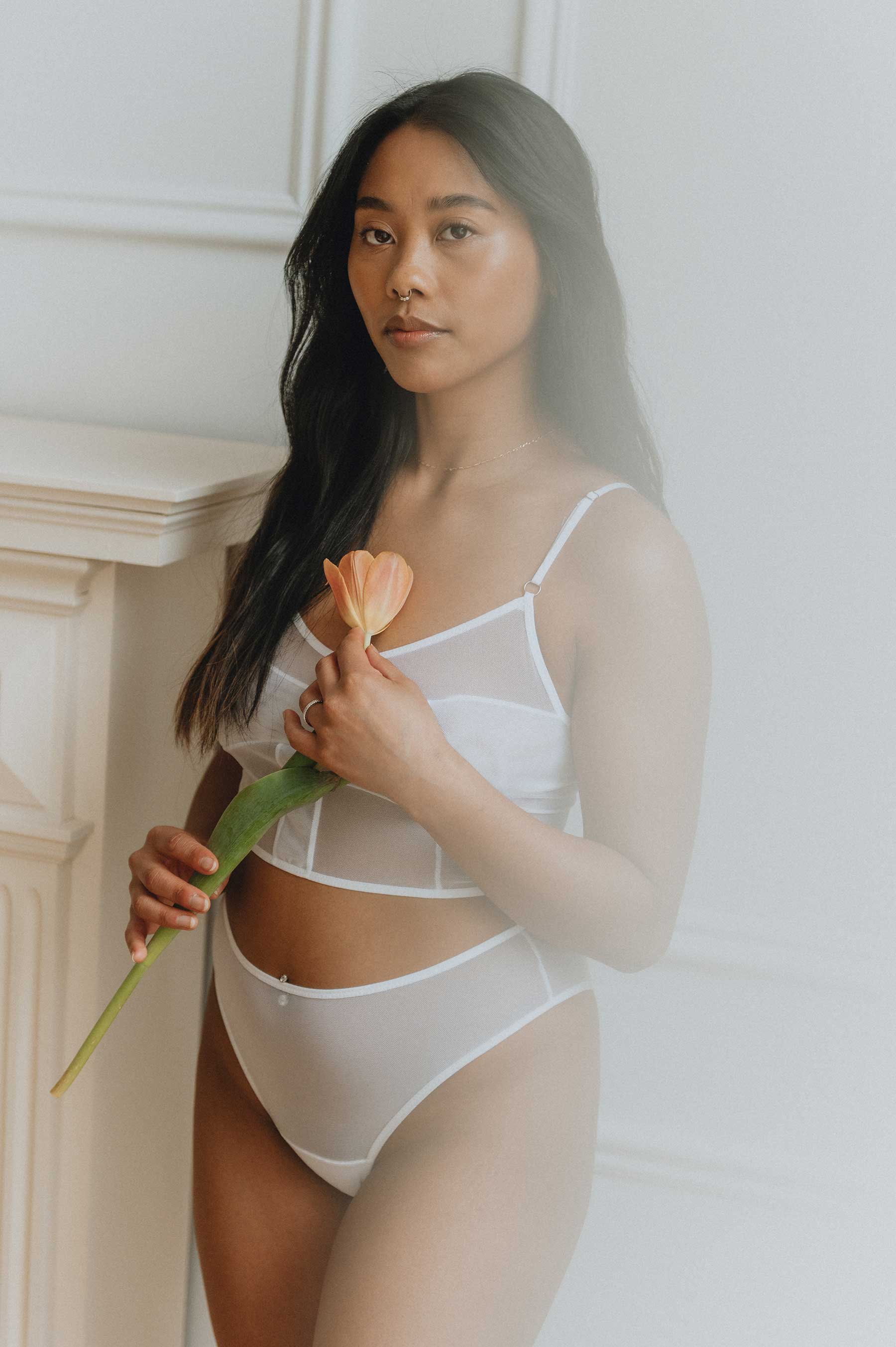 Kendi Brief in White
