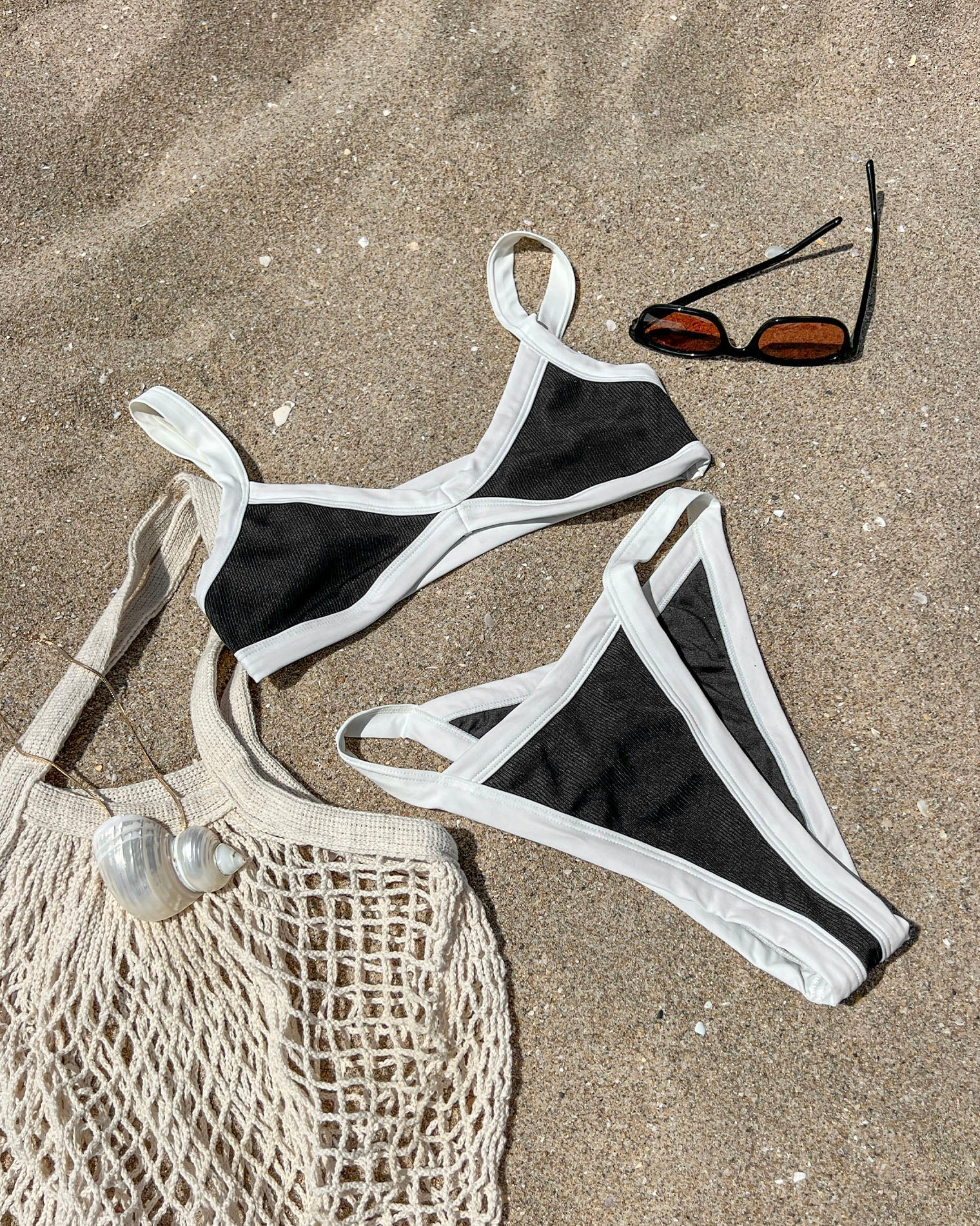Black-Cream | Model: Maitlynn (size: S)