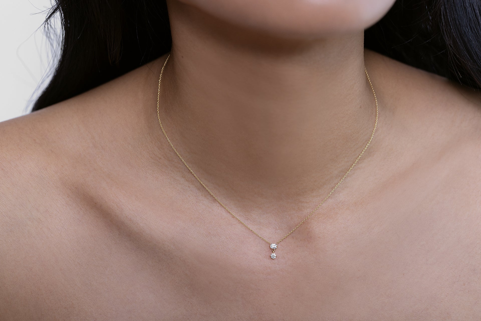 Mix Matched Emerald and Round Shape Diamond Drop Necklace