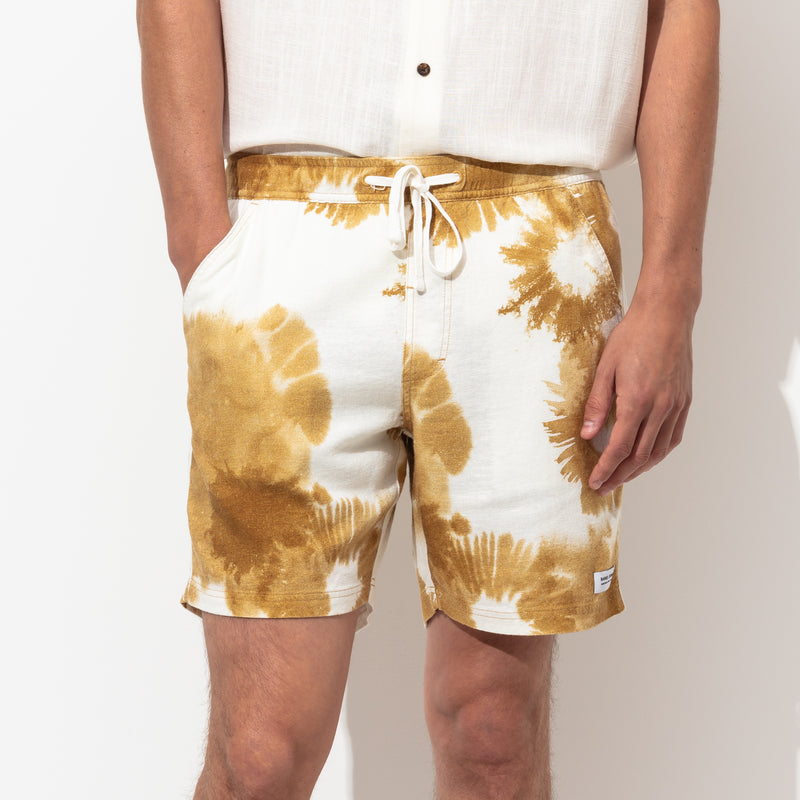 Washed up Elastic Walkshort in Tobacco