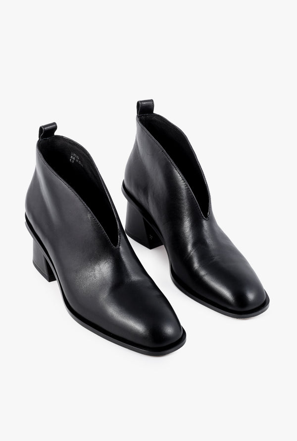 Terry Deep V Boot