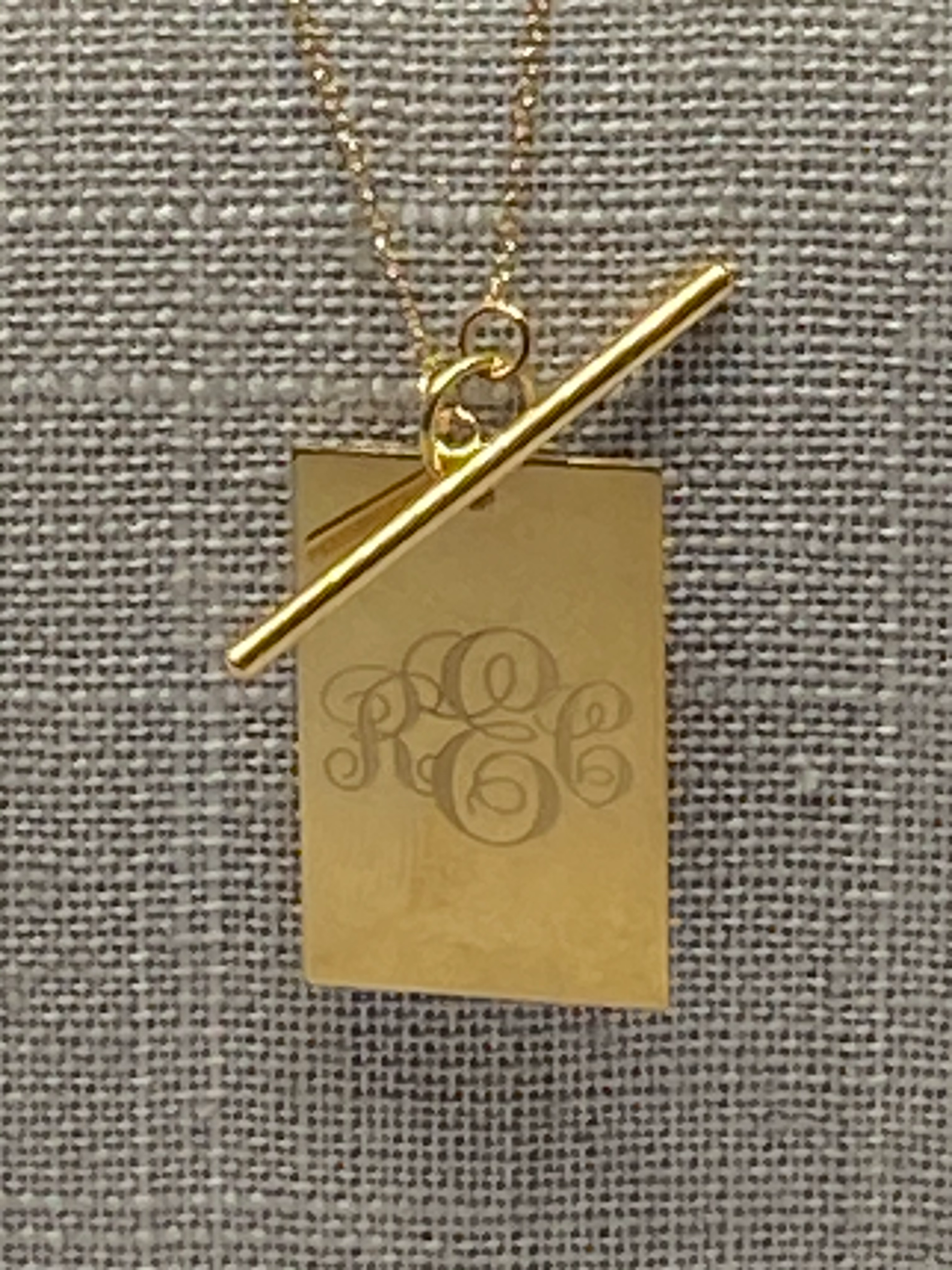 DISK & TOGGLE NECKLACE