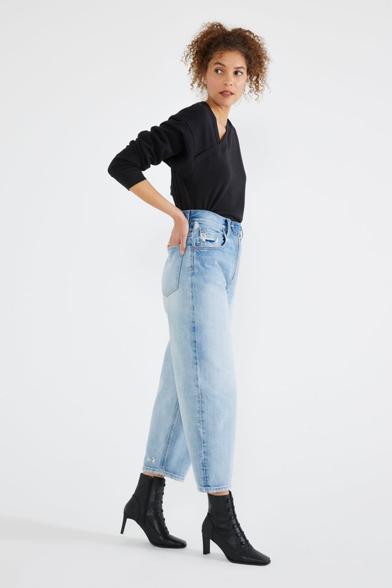 Erin Relaxed Taper Jean in Day Break