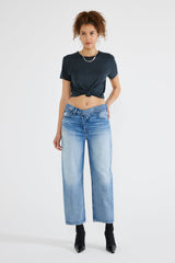 Neli Crossover Crop Jean in Castaway