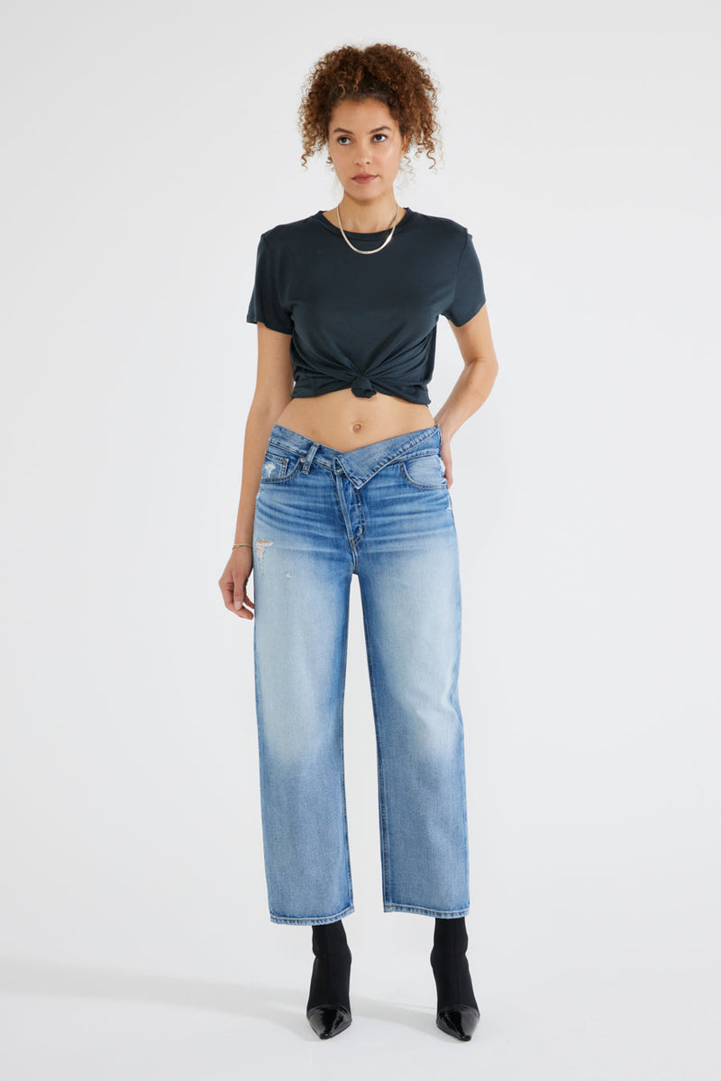 Neli Crossover Crop Jean in Castaway