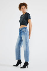 Neli Crossover Crop Jean in Castaway