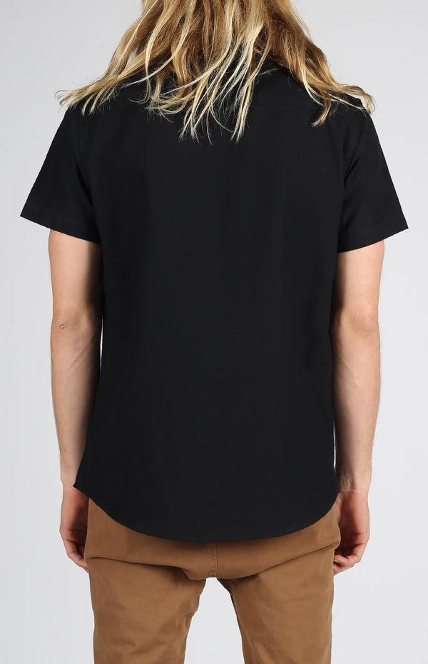 Shooty SS Woven Shirt in Black